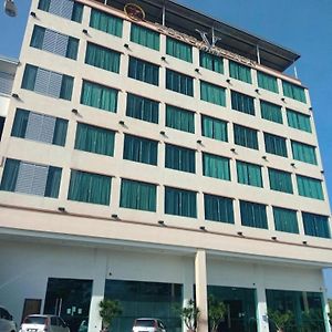 Oyo 90934 Tong Villion Hotel